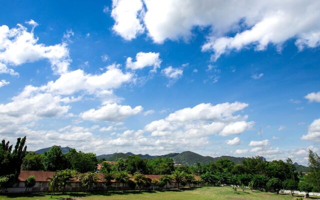 O2 Hotel Lopburi