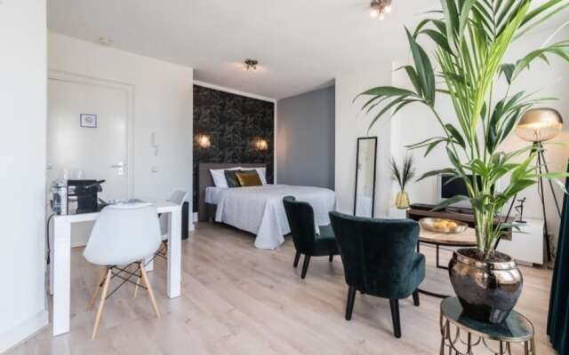 Boutique Canal House Suites