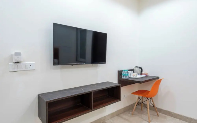 Saavi Hotel Sector- 45