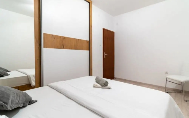 Lux 1 - Heated Pool - A4