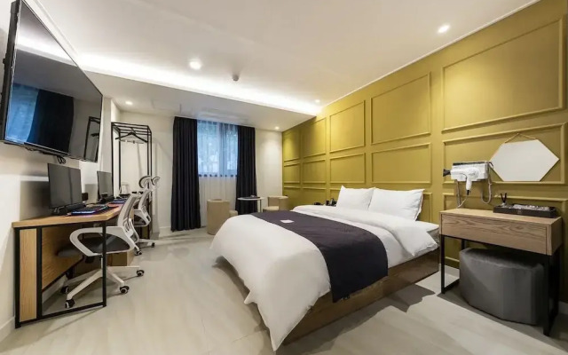 Brown Dot Hotel Suwon