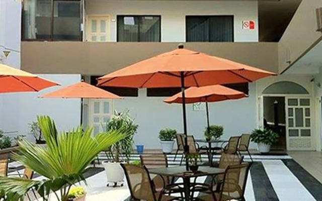 Real Avenida Hotel