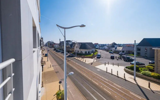 Apartment With Hinterland Views