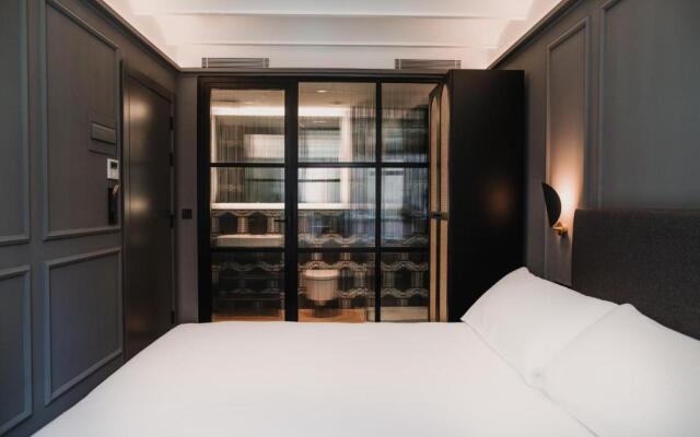 Reina 107 Beach Boutique