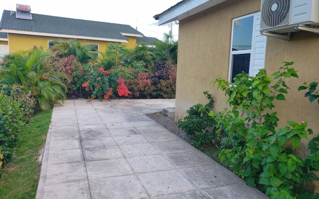 Serenity Retreat Villa Drax Hall