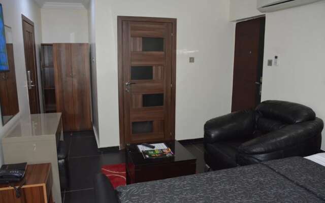 Platinum Inn Gee Hotel