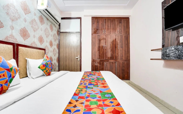 OYO Townhouse 1077 Hotel travel time