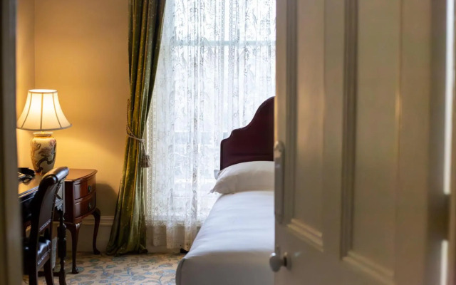 The Hotel Windsor