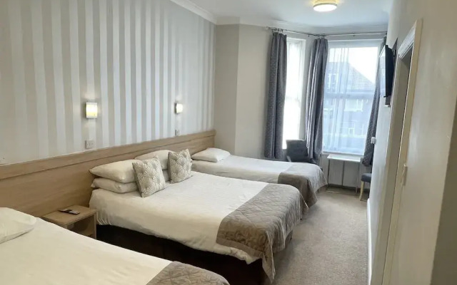 The Westlynne Hotel & Apartments