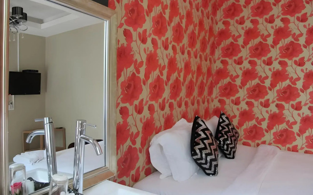 At Casa Guesthouse Amphawa