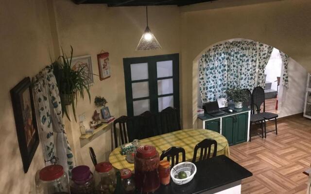 Nhà Tím Homestay