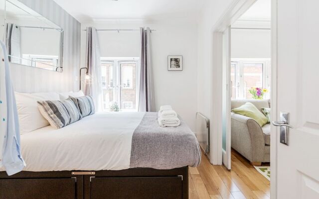 Trendy Covent Garden Apartment