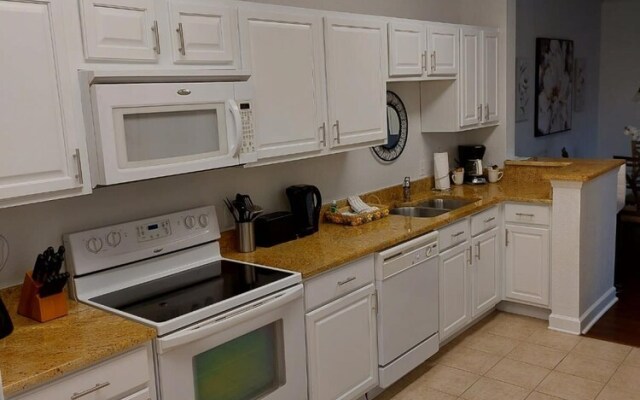 Cozy Condo Near Disney Parks