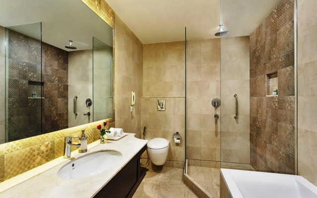 La Place Sarovar Portico, Lucknow