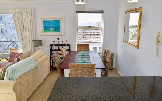 2 Bedroom Apartment With Waterfront Views