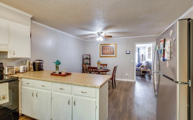 Easy Access to I-77 & I-20: Columbia Duplex!