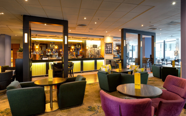 Novotel London West
