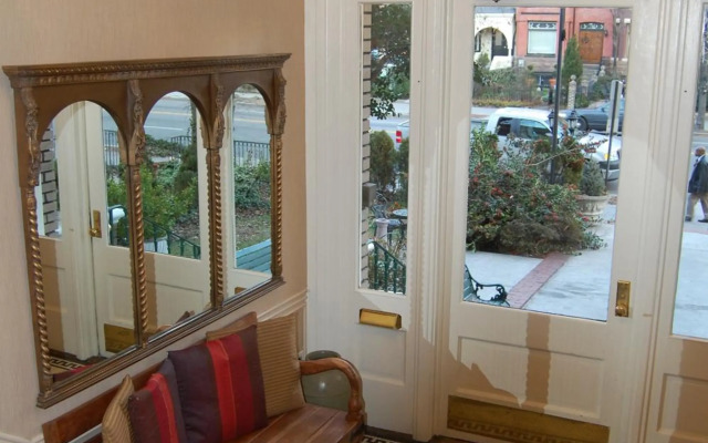 Windsor Inn Hotel