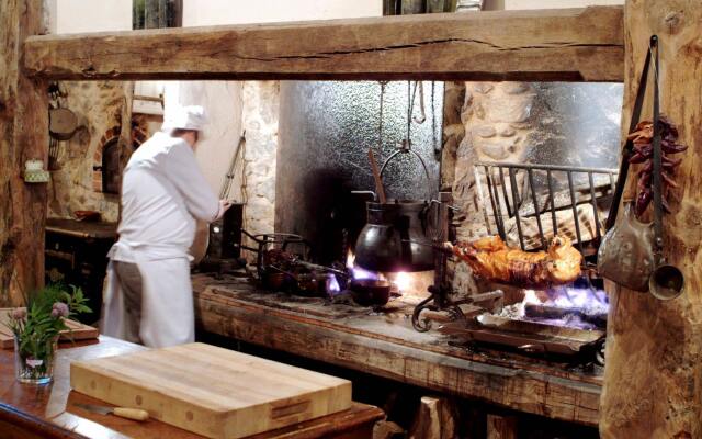 Hotel Logis - Chateau de Beauregard