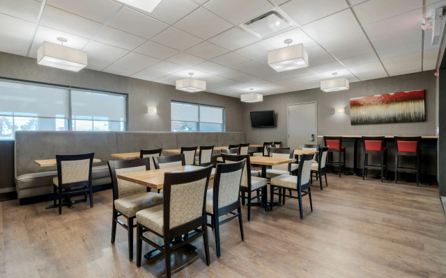 Best Western Plus Eastgate Inn & Suites