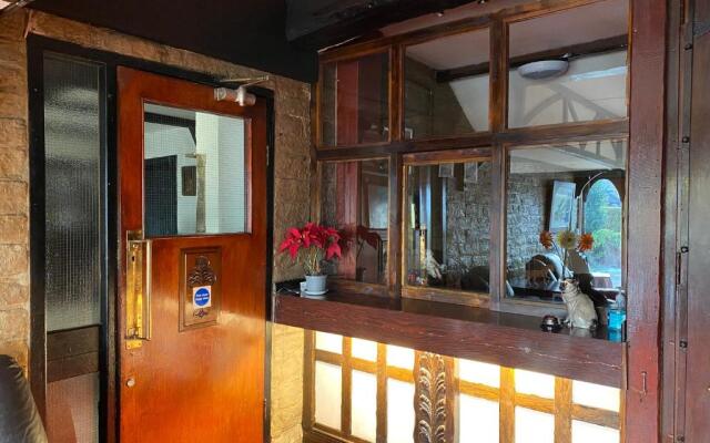 Lanehead Hotel
