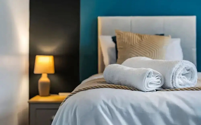 Modern Affordable Home - Contractors Leisure