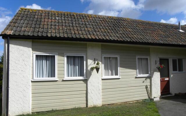 Court Farm Holiday Bungalows