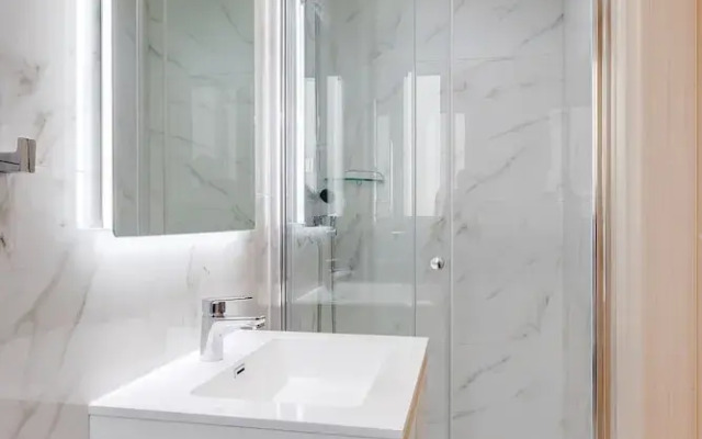 Stylish 2BR Apartment in Central St Julians