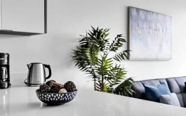 Modern 1BR Apt In Edgewater Free Parking