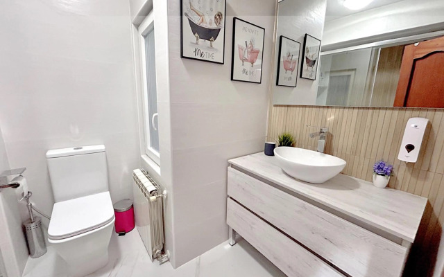 Nuevo: Cerca CENTRO , WIFI y Calefacción