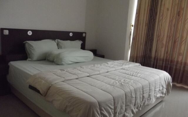 Three Bedrooms House With a Pool