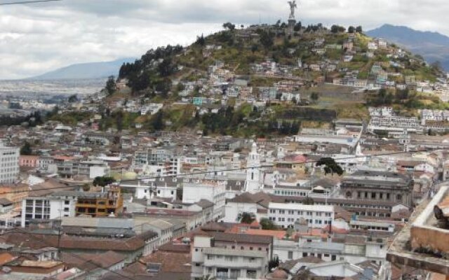 Quito Family And Youth Hostel
