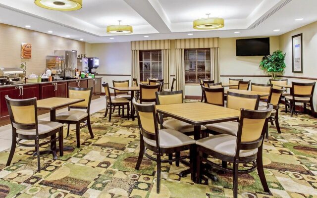 La Quinta Inn And Suites Lancaster