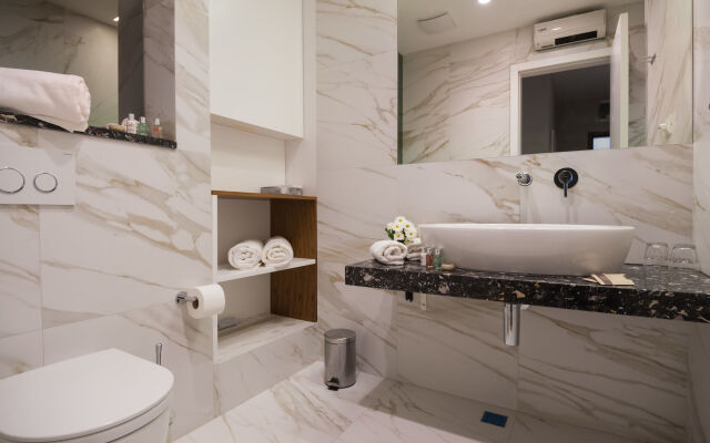 Residence by Vestibul Palace