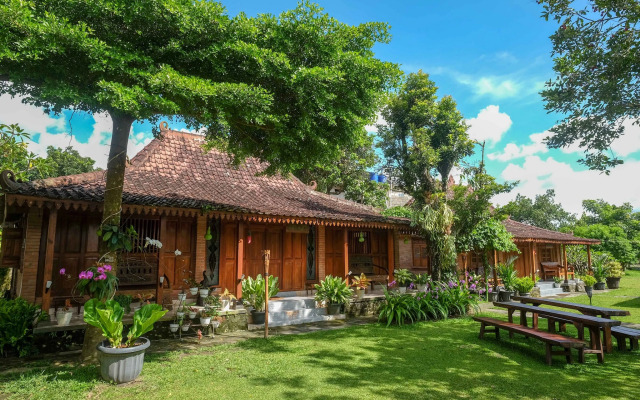 Omah Mbah Mandor by The Lavana