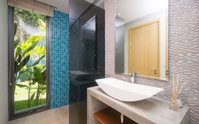 Luxury Hillside Residence at Bangtao