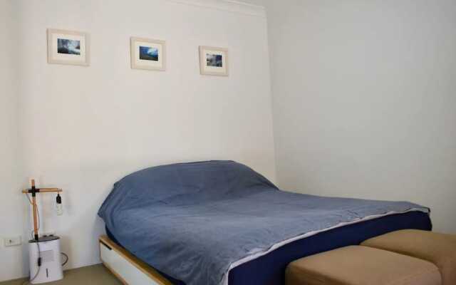 Quiet 1 Bedroom Flat in Concord