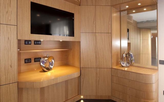 Suite Tower