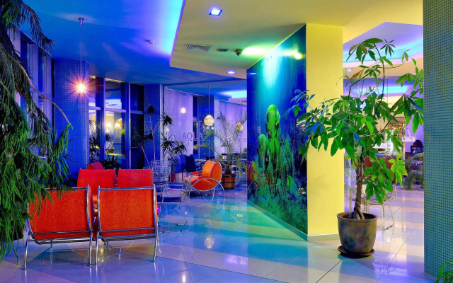 Aqua Hotel 