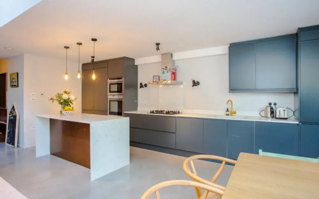 Beautiful 4 Bedroom House in North East London