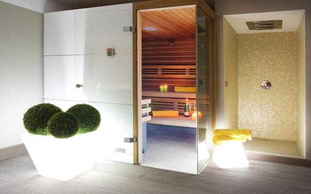 Sala Comacina Apartment No 1 (Sleeps 10)