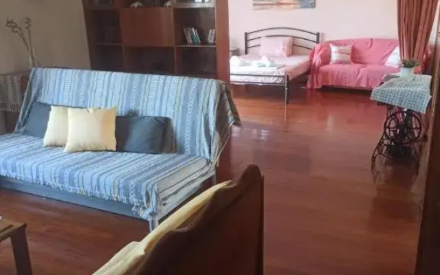 FAMILY'S HOUSE Near The Beach