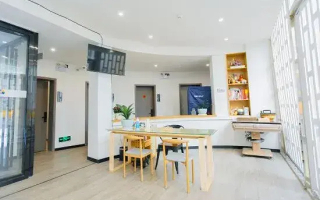 Snails Hostel