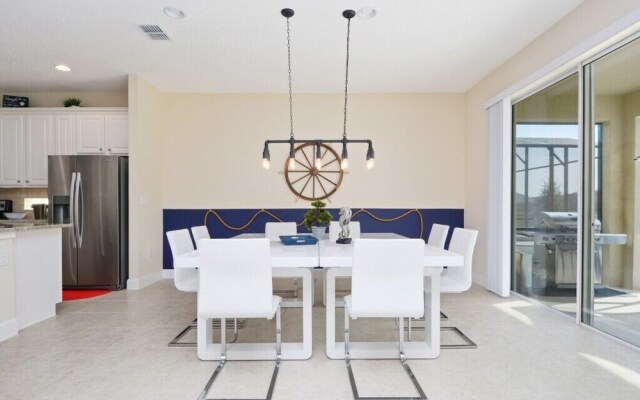 10 Bed New With Pool/spa With Lake View! 10 Bedroom Condo