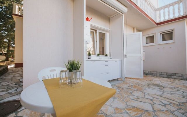 Pool Apartments Galeb