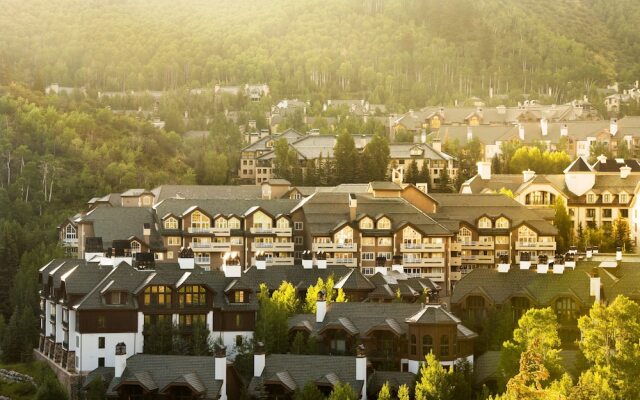 Plaza Level Luxury 3br -right In Beaver Creek Village 3 Bedroom Condo by RedAwning