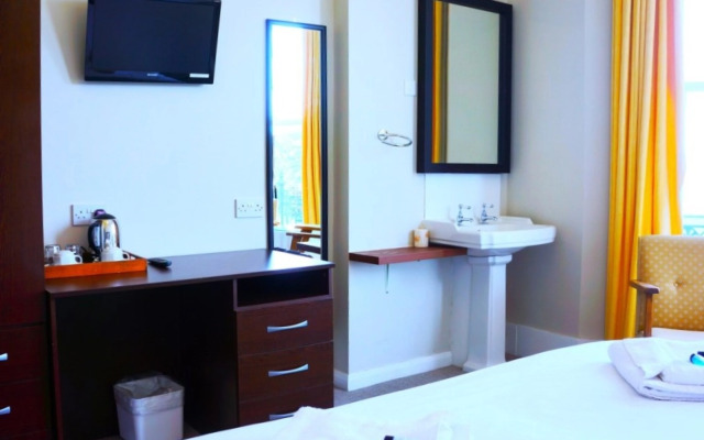 OYO Oban Hotel