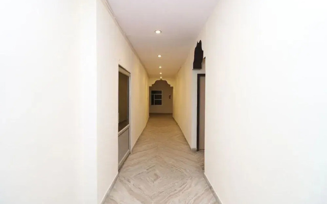 OYO 9929 Hotel Dhruv