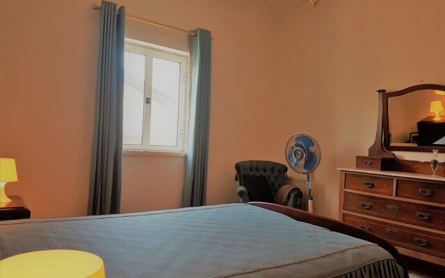 Caparica Quiet Rooms by Host-Point