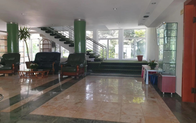 Central Mamaia